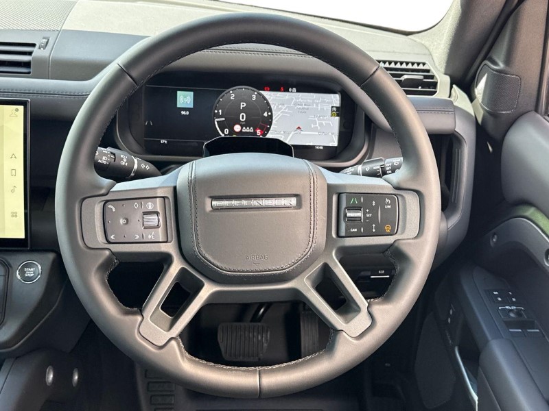  LAND ROVER DEFENDER 3.0 D250 X-Dynamic HSE 90 3dr Auto 5484573