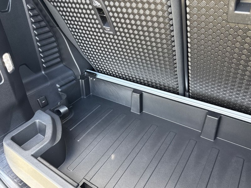  LAND ROVER DEFENDER 3.0 D250 X-Dynamic HSE 90 3dr Auto 5484592
