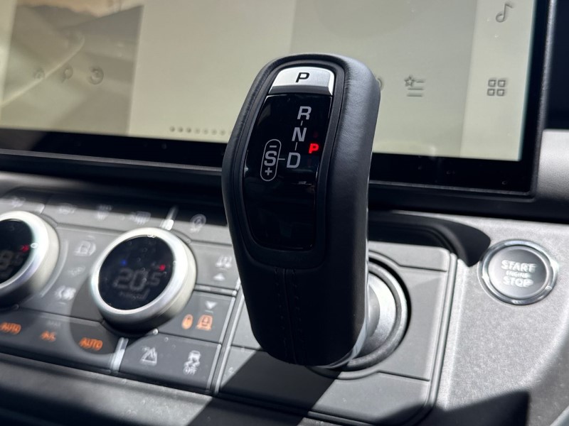  LAND ROVER DEFENDER 3.0 D250 X-Dynamic HSE 90 3dr Auto 5484571