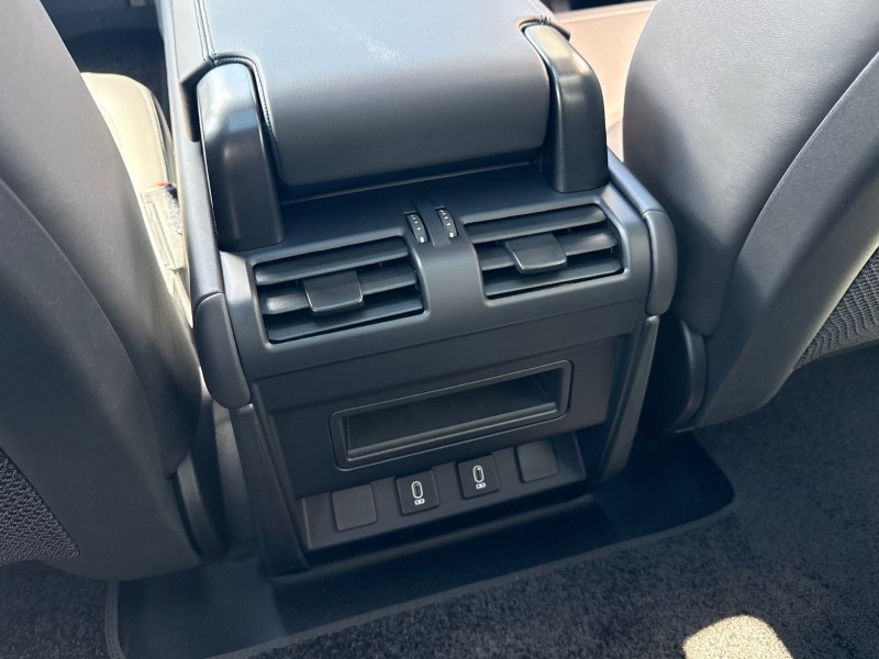  LAND ROVER DEFENDER 3.0 D250 X-Dynamic HSE 90 3dr Auto 5484576