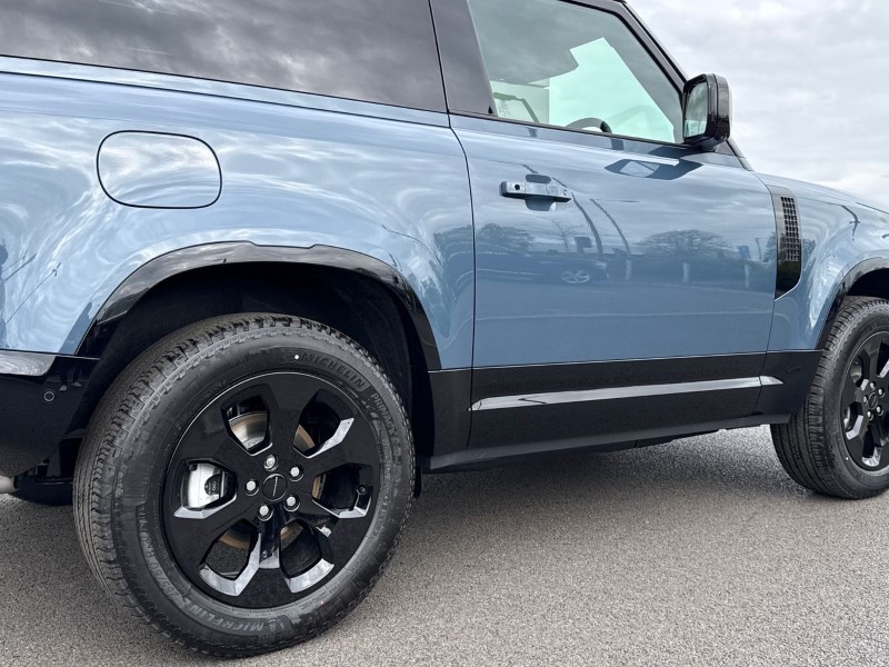  LAND ROVER DEFENDER 3.0 D250 X-Dynamic SE 90 3dr Auto 5312362