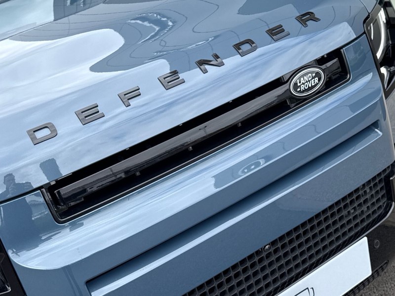  LAND ROVER DEFENDER 3.0 D250 X-Dynamic SE 90 3dr Auto 5312357