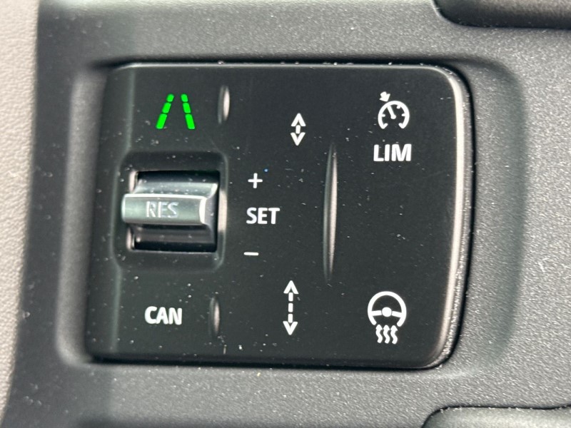  LAND ROVER DEFENDER 3.0 D250 X-Dynamic SE 90 3dr Auto 5312350