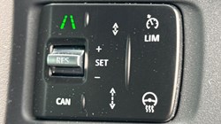 LAND ROVER DEFENDER 3.0 D250 X-Dynamic SE 90 3dr Auto 5312350