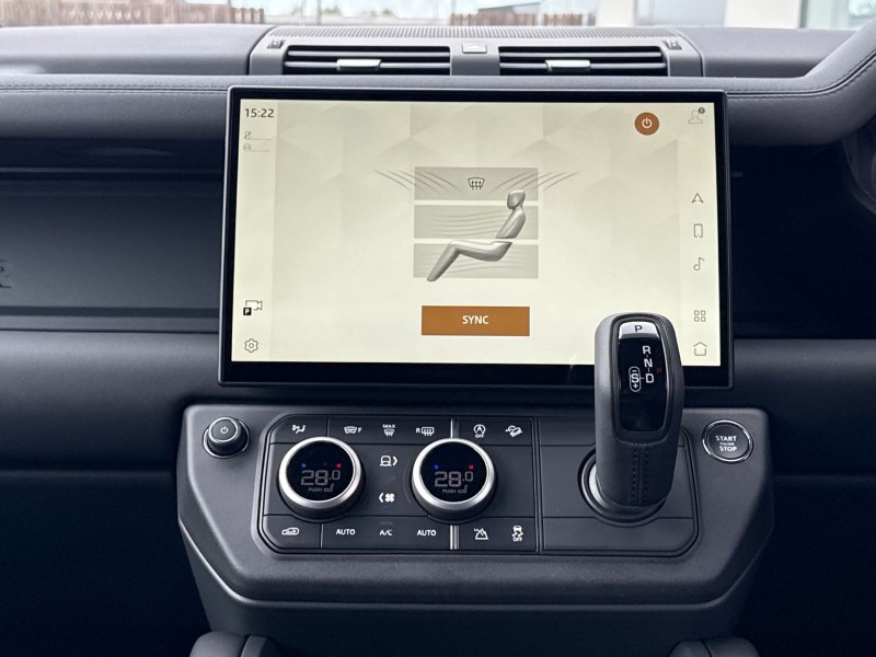  LAND ROVER DEFENDER 3.0 D250 X-Dynamic SE 90 3dr Auto 5312337