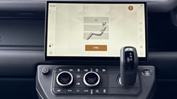 LAND ROVER DEFENDER 3.0 D250 X-Dynamic SE 90 3dr Auto 5312337