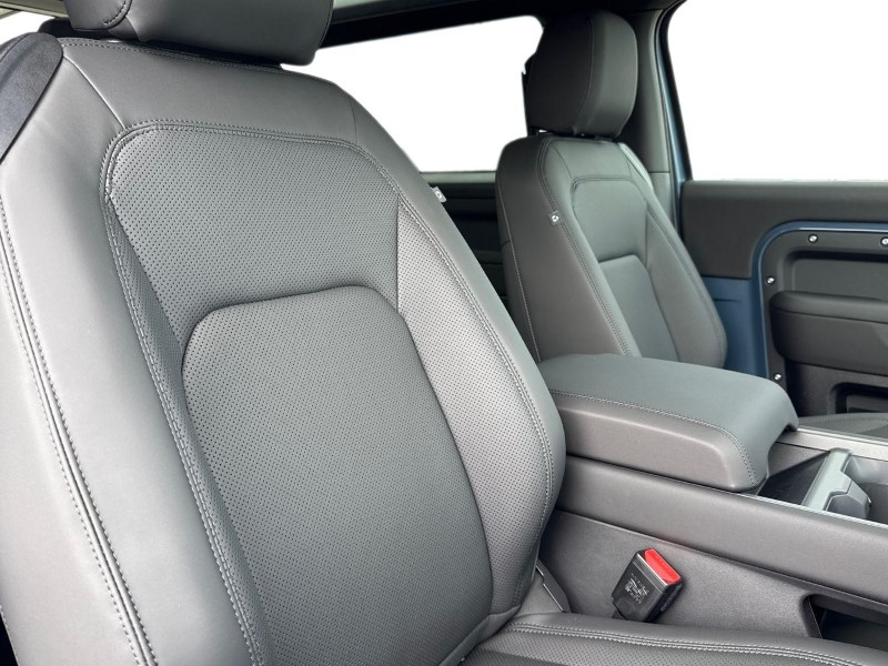  LAND ROVER DEFENDER 3.0 D250 X-Dynamic SE 90 3dr Auto 5312348