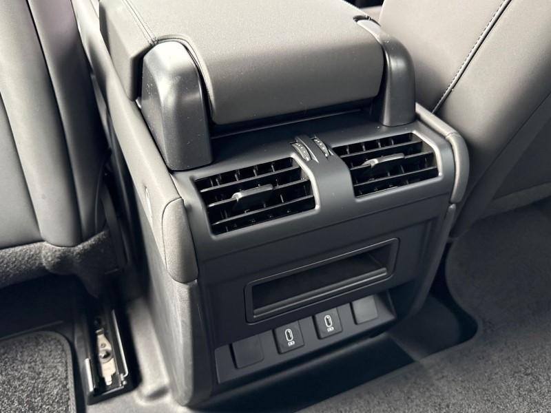  LAND ROVER DEFENDER 3.0 D250 X-Dynamic SE 90 3dr Auto 5312341