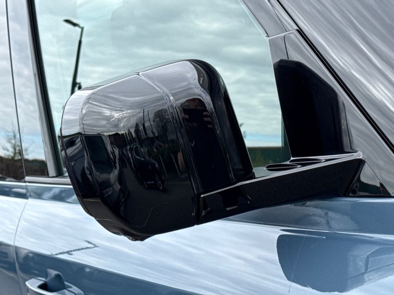  LAND ROVER DEFENDER 3.0 D250 X-Dynamic SE 90 3dr Auto 5312364