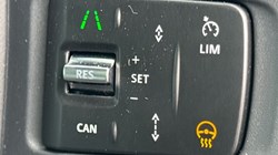 LAND ROVER DEFENDER 3.0 D350 X-Dynamic HSE 110 5dr Auto 5313176