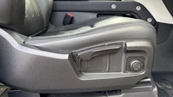 2022 (22) LAND ROVER DEFENDER 2.0 P300 S 90 3dr Auto 4629089