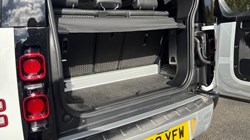 2022 (22) LAND ROVER DEFENDER 2.0 P300 S 90 3dr Auto 4629107