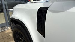 2022 (22) LAND ROVER DEFENDER 2.0 P300 S 90 3dr Auto 4629084