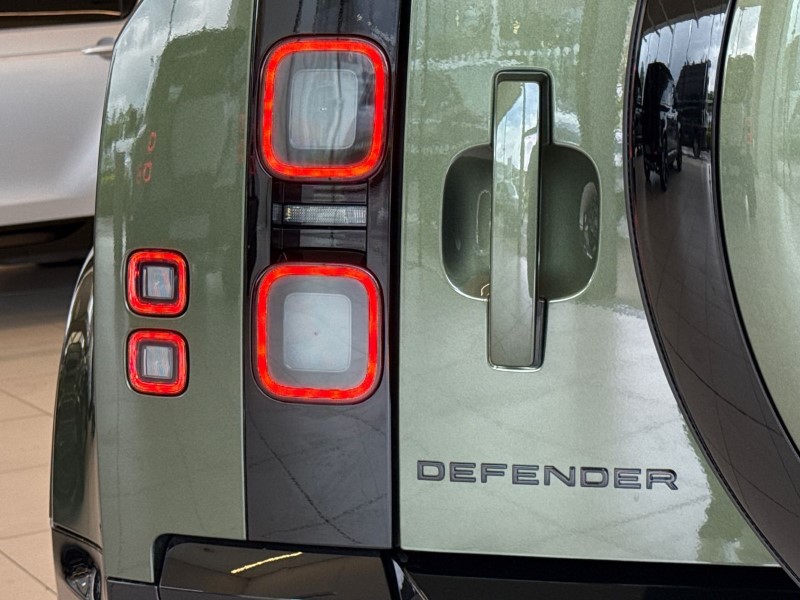  LAND ROVER DEFENDER 3.0 D250 X-Dynamic HSE 90 3dr Auto 5400917