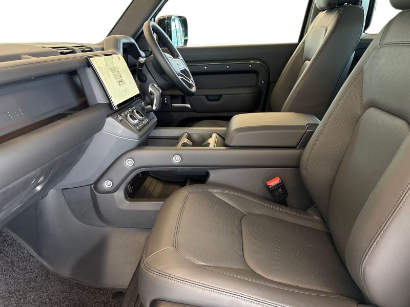  LAND ROVER DEFENDER 3.0 D250 X-Dynamic HSE 90 3dr Auto 5400901
