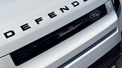 LAND ROVER DEFENDER 3.0 D250 X-Dynamic SE 110 5dr Auto 5592808