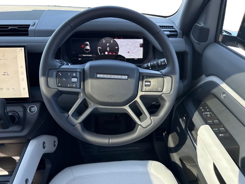  LAND ROVER DEFENDER 3.0 D250 X-Dynamic SE 110 5dr Auto 5592745