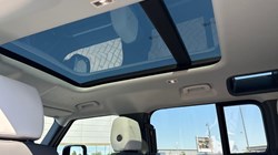 LAND ROVER DEFENDER 3.0 D250 X-Dynamic SE 110 5dr Auto 5592794