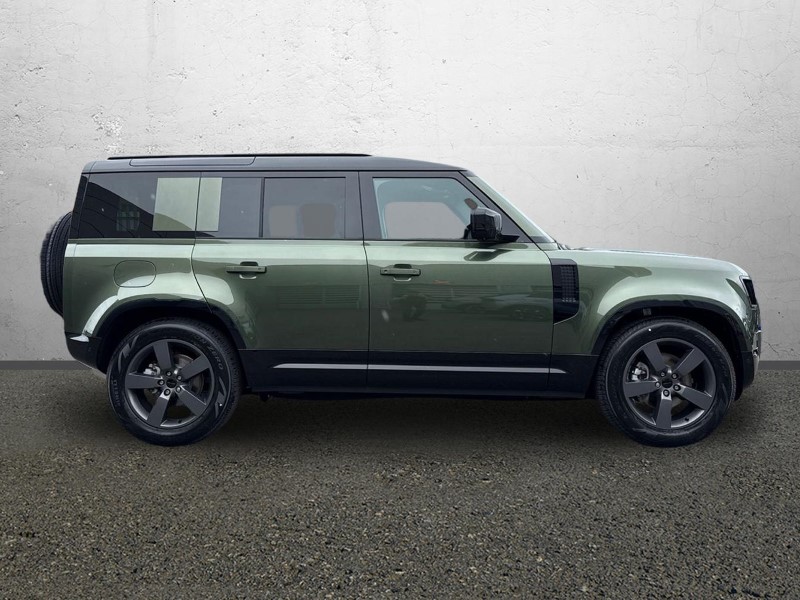  LAND ROVER DEFENDER 3.0 D250 X-Dynamic SE 110 5dr Auto 5465722