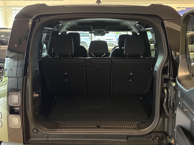  LAND ROVER DEFENDER 3.0 D250 X-Dynamic SE 110 5dr Auto 5465727