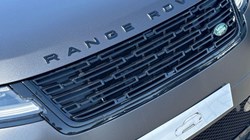 LAND ROVER RANGE ROVER VELAR 3.0 D300 MHEV Belgravia Edition 5dr Auto 5592851