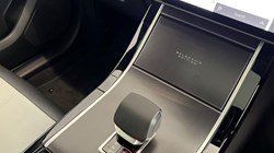 LAND ROVER RANGE ROVER VELAR 2.0 D200 MHEV Belgravia Edition 5dr Auto 5821444