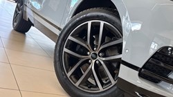 LAND ROVER RANGE ROVER VELAR 2.0 D200 MHEV Belgravia Edition 5dr Auto 5821351