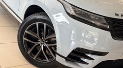 LAND ROVER RANGE ROVER VELAR 2.0 D200 MHEV Belgravia Edition 5dr Auto 5821349