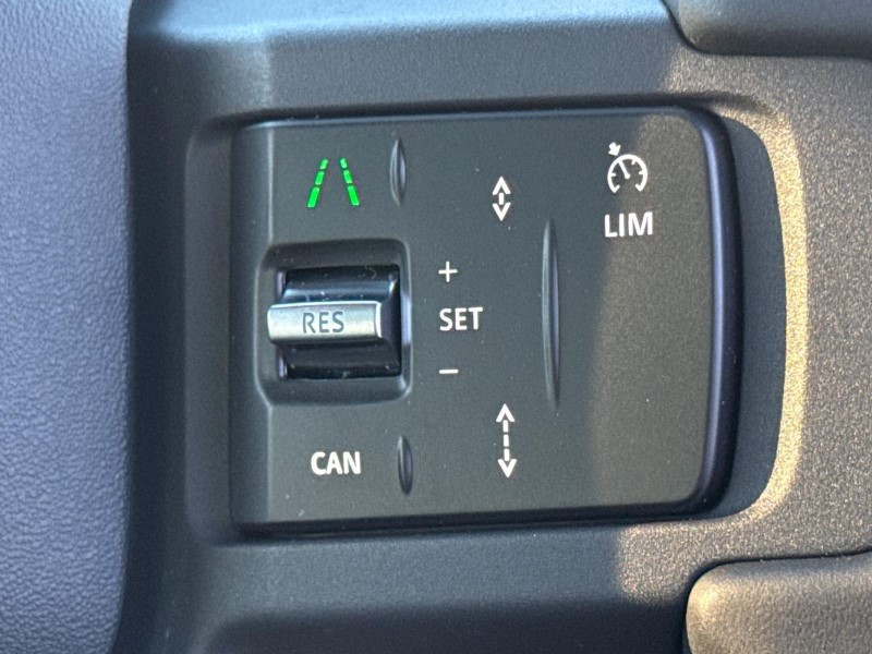 LAND ROVER DEFENDER 3.0 D250 X-Dynamic SE 90 3dr Auto 5914256