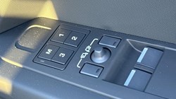 LAND ROVER DEFENDER 3.0 D250 X-Dynamic SE 90 3dr Auto 5914251