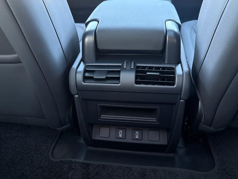  LAND ROVER DEFENDER 3.0 D250 X-Dynamic SE 90 3dr Auto 5914246