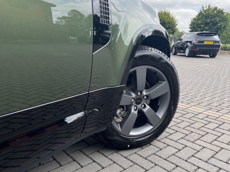 LAND ROVER DEFENDER 3.0 D250 X-Dynamic HSE 110 5dr Auto 5508317