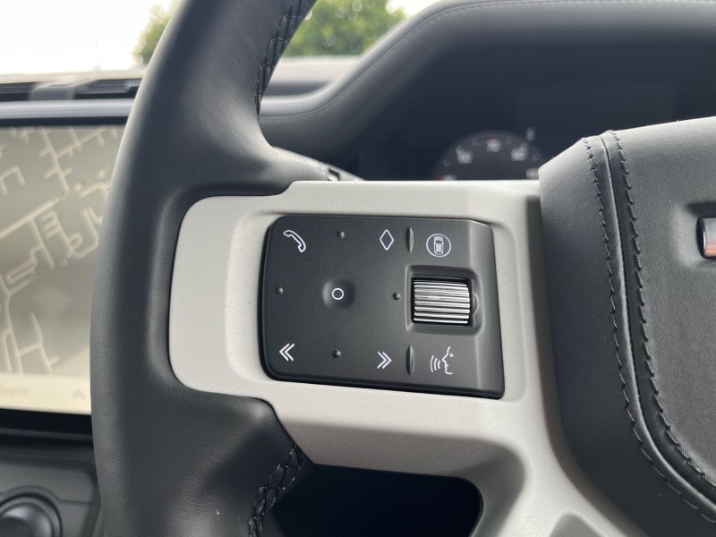  LAND ROVER DEFENDER 3.0 D250 X-Dynamic HSE 110 5dr Auto 5508294