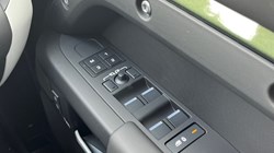 LAND ROVER DEFENDER 3.0 D250 X-Dynamic HSE 110 5dr Auto 5508289