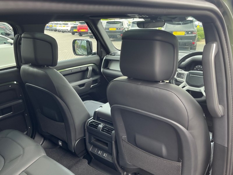  LAND ROVER DEFENDER 3.0 D250 X-Dynamic HSE 110 5dr Auto 5508322