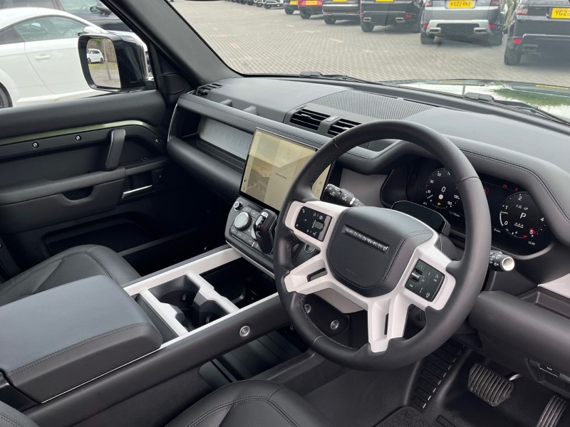  LAND ROVER DEFENDER 3.0 D250 X-Dynamic HSE 110 5dr Auto 5508327