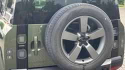 LAND ROVER DEFENDER 3.0 D250 X-Dynamic HSE 110 5dr Auto 5508314