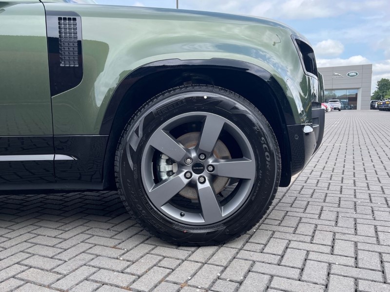 LAND ROVER DEFENDER 3.0 D250 X-Dynamic HSE 110 5dr Auto 5508273