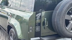 LAND ROVER DEFENDER 3.0 D250 X-Dynamic HSE 110 5dr Auto 5508315