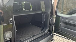 LAND ROVER DEFENDER 3.0 D250 X-Dynamic HSE 110 5dr Auto 5508308