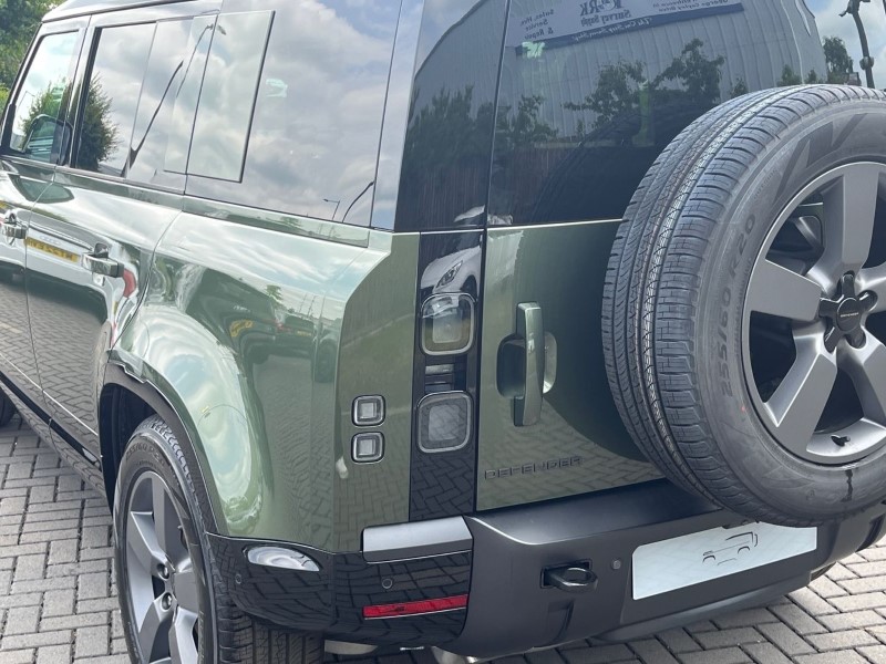  LAND ROVER DEFENDER 3.0 D250 X-Dynamic HSE 110 5dr Auto 5508284