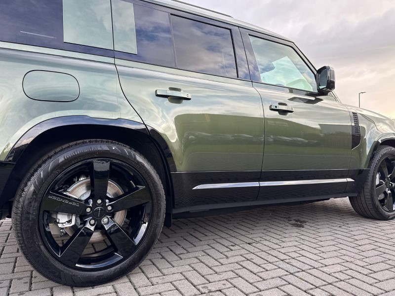 LAND ROVER DEFENDER 3.0 D350 X-Dynamic HSE 110 5dr Auto 5975001