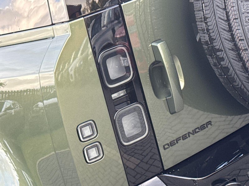 LAND ROVER DEFENDER 3.0 D350 X-Dynamic HSE 110 5dr Auto 5974980