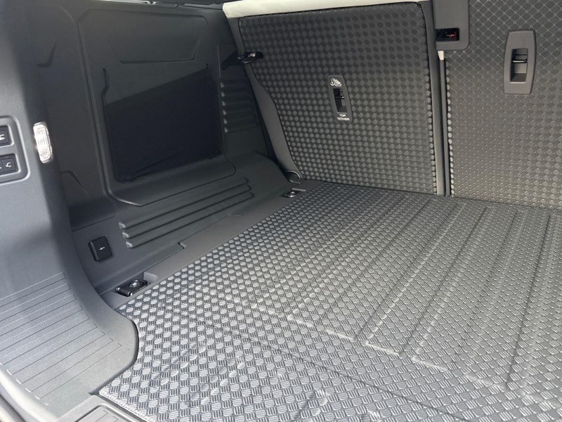 LAND ROVER DEFENDER 3.0 D350 X-Dynamic HSE 110 5dr Auto 5974994