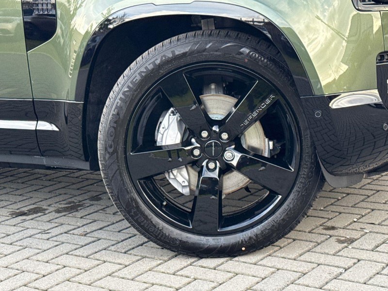 LAND ROVER DEFENDER 3.0 D350 X-Dynamic HSE 110 5dr Auto 5974997