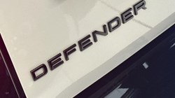 LAND ROVER DEFENDER 3.0 D250 X-Dynamic HSE 110 5dr Auto 5840010