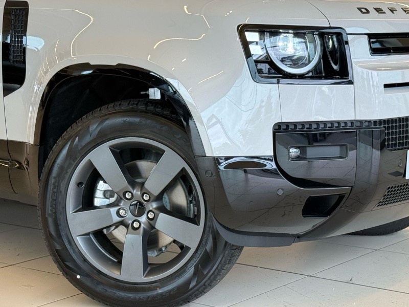  LAND ROVER DEFENDER 3.0 D250 X-Dynamic HSE 110 5dr Auto 5840006