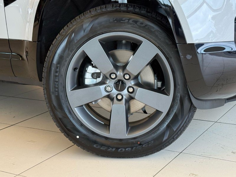  LAND ROVER DEFENDER 3.0 D250 X-Dynamic HSE 110 5dr Auto 5840008