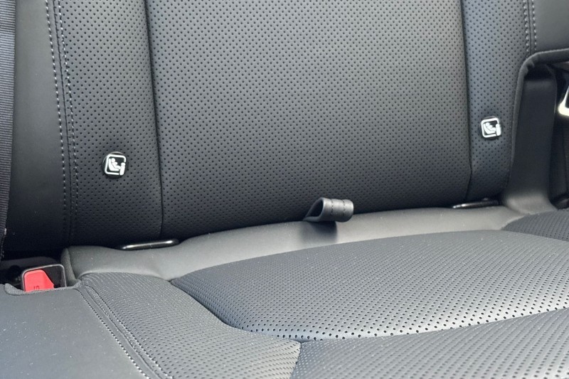 2025 (75) LAND ROVER DEFENDER 3.0 D250 X-Dynamic SE 110 5dr Auto 5168287