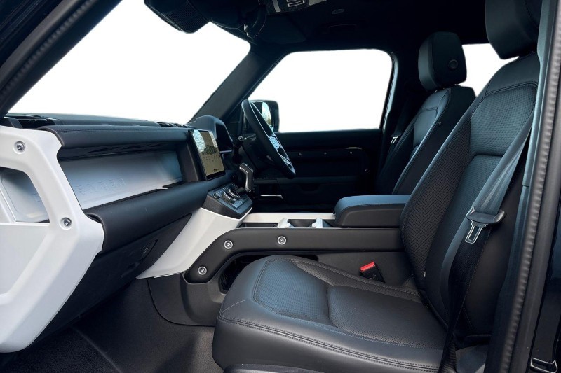 2025 (75) LAND ROVER DEFENDER 3.0 D250 X-Dynamic SE 110 5dr Auto 5168250